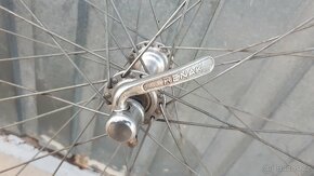 Favorit a Eska díly

 - 7