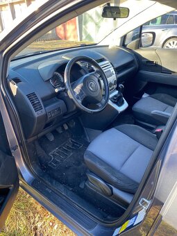 Mazda 5 - 7