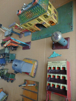 Märklin Railway a další balíčky (lokomotiva, příslušenství) - 7