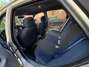 Hyundai elantra 1,6 - 7