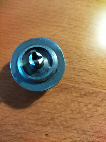 šicí stroj, náhradní díly, jehly, knoflíky - 7