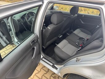 Volkswagen Golf IV 1.6i 77Kw Speciál - 7
