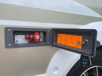 Obytné auto Burstner Ixeo it710 polointegral - 7