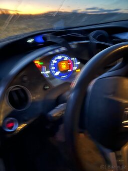 Honda civik 2.2 103kw - 7