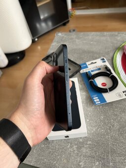 Prodám iPhone 13 128gb - 7