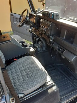 2003 Land Rover Defender - 7