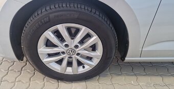 VW Touran 2.0Tdi 110kw r.2019, servis za 54.tis kč - 7