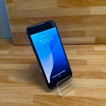 iPhone SE 2020 64GB, černý (12 měsíců záruka) - 7