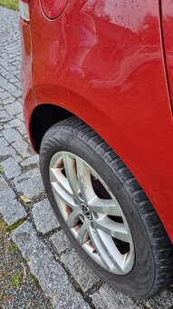 Volkswagen Golf VI 2.0 TDI 4MOTION červený - 7