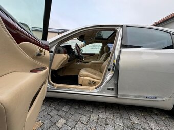 LEXUS LS600H - 7