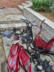 Kapotáž, plasty, a jiné díly Peugeot Satelis - 7