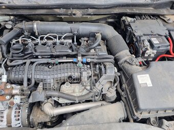 Volvo V40 R-Design 2,0 D4 140kw- Náhradní díly - 7