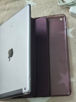 Apple iPad 6. generace 128gb Cellular - 7
