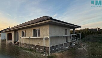 Prodej rodinného domu 179 m² + garáž 49 m², pozemek 899 m²,  - 7