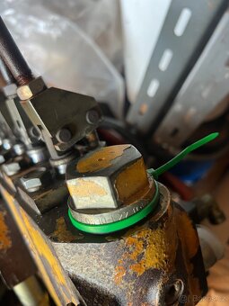 Hydraulický rozvaděč 6 páček velmi masivní - 7