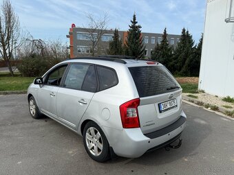 Kia carens 2.0 crdi 103 kW - 7