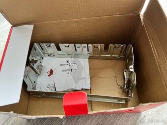 LEGRAND INCARA PopUp výklopná krabice vybavená - 7