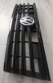 VW Touareg III Touareg 3 RLine maska chladic cierna 760 - 7