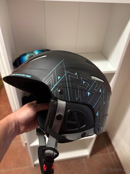 Snowboard s kompletním vybavením - 7
