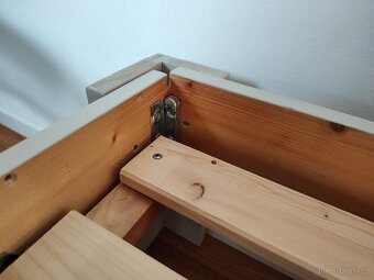 Masivní postel 200x200 - 7