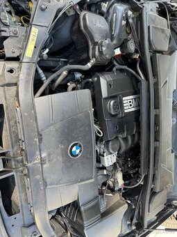 BMW E93 M-Paket náhradní díly blacksaphire - 7