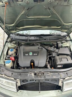 Škoda octavia 1,6 75kw benzín (rok výroby 2003) - 7