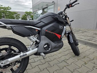 Elektro motorka Super Soco TC Max 2022 - 7