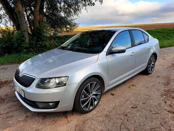 Škoda octavia 2,0 tdi 110 kw 2014 výbava - 7