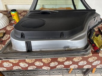 Práva strana dveri - 7