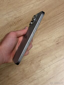 iPhone 16 Pro Max 256 GB + dvě originální pouzdra - 7