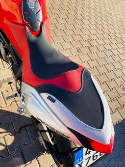 MV AGUSTA BRUTALE 675 - 7