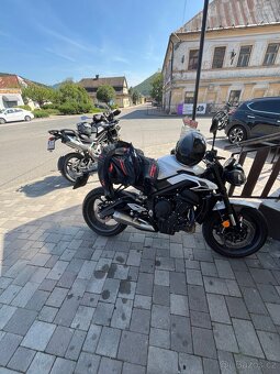 Triumph Street Triple 765 R/RS 2023 - 7