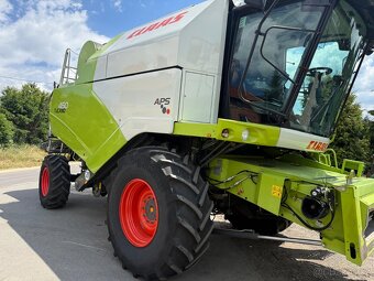 Sklízecí mlátička Claas Tucano 450, žací lišta V660, 2400 / - 7
