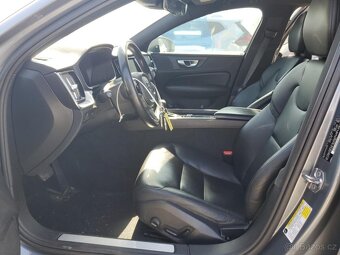 2020 Volvo S60 T5 Momentum 2.0L FWD - 7