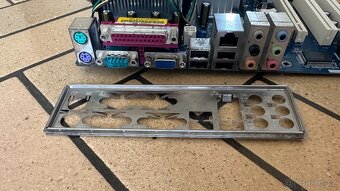 ASRock P4I945GC / Intel P4 2.8GHz / Socket 478 - 7