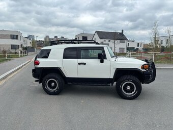 Toyota FJ Cruiser bez koroze s plnou výbavou do terénu - 7