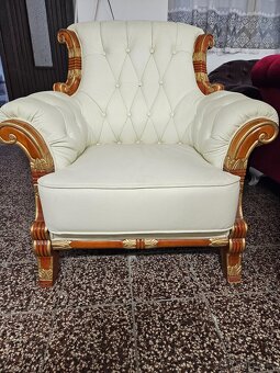 CHESTERFIELD SEDAČKA ŠTÝLOVA ,V KOMBIN.S DREVOM - 7