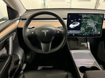 Tesla Model Y Long Range AWD rok 2021 - 7