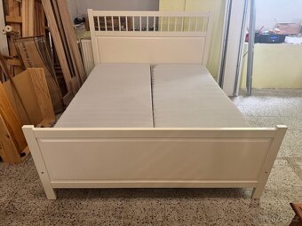 Hezká bílá postel-letiště IKEA HEMNES 160x200 - 7