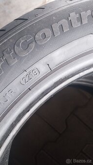 Prodám 2 x letní pneu Fulda 215/55/17 - 7
