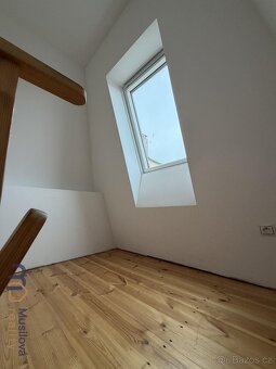 Pronájem bytu 3+kk 93 m2 - 7