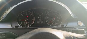 Volkswagen Passat B7 2.0 TDI 103 kW r.v.2012 - 7