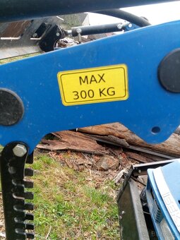 Čelní nakladač na malotraktor ISEKI - 7