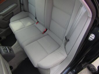 Audi A6 2.4 V6 , 130 kW benzín, 2004 - 7