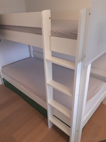 Patrová postel vč paravanů a lišty - 7