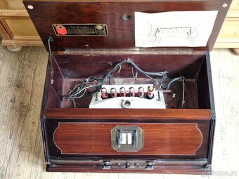 Velké starožitné rádio RCA, AR-919, USA, 1925 - 7