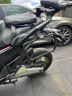 GIVI - boční kufry a držák na Honda X-ADV 750 - 7