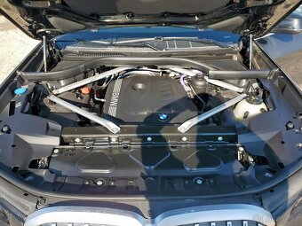 BMW X7 xDrive40i 2025 - 3.0L benzínový motor, automat - 7