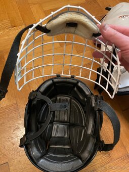 Výstroj hokej SR M - helma, holeně, lokty, rukavice - 7