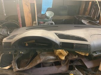 Prodám bmw e38 na díly nebo jako celek - 7